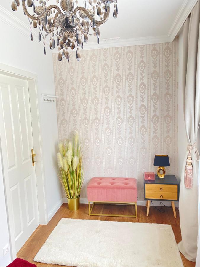 Appartement Royal Deluxe-free Garage,near Schoenbrunn Palace Wenen