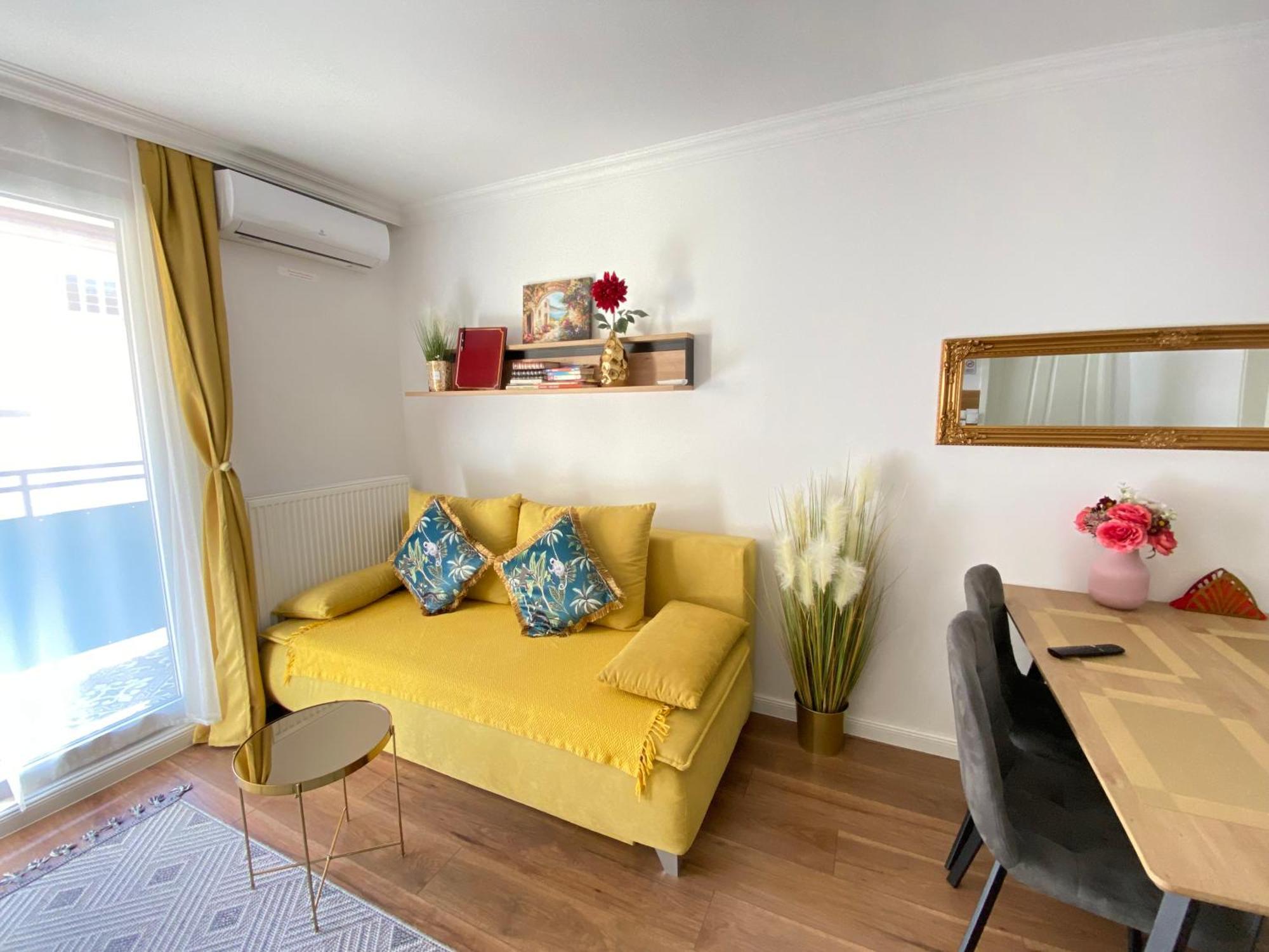 Appartement Royal Deluxe-free Garage,near Schoenbrunn Palace Wenen